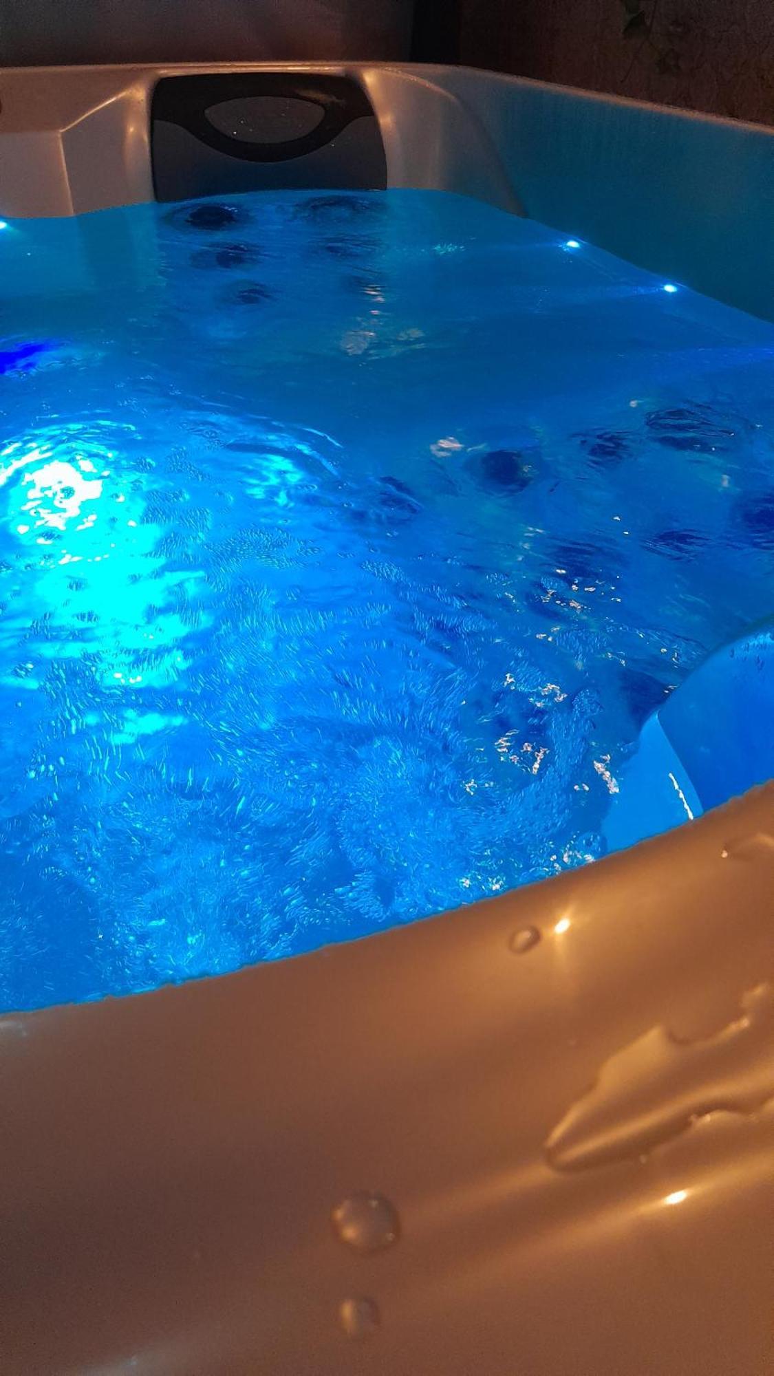 Lux, Chambre Spa Privatif Valenciennes Aulnoy-lez-Valenciennes Exteriör bild